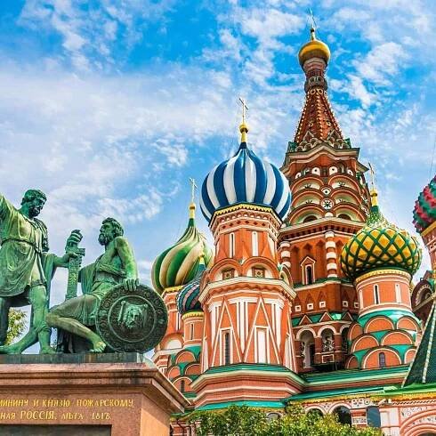 Moskva alebo Petrohrad? Čo ich spája a v čom sa líšia?