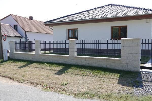 rybnik-plot-garnit_020.jpg » B & BC a. s. - výrobky z betonu. Dlažby, obrubníky, prvky pro komunikace.