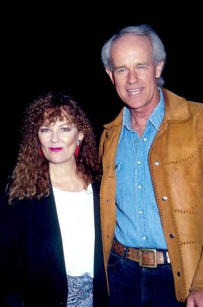 Shelley Fabares and Mike Farrell attend the Scott Newman Foundation Event August 17, 1991 in Los Angeles, CA.