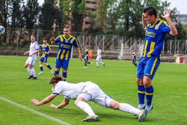 Trpká remíza. Neratovice připravil o výhru vlastenec v závěru