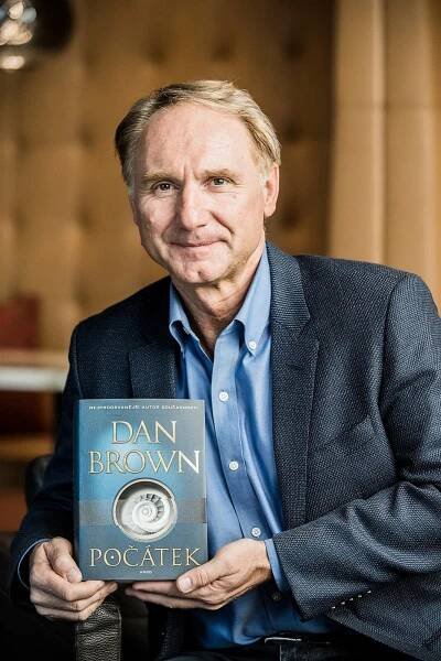 Už to není tajemství. Dan Brown přijede do Prahy se svou knihou, která se tu odehrává