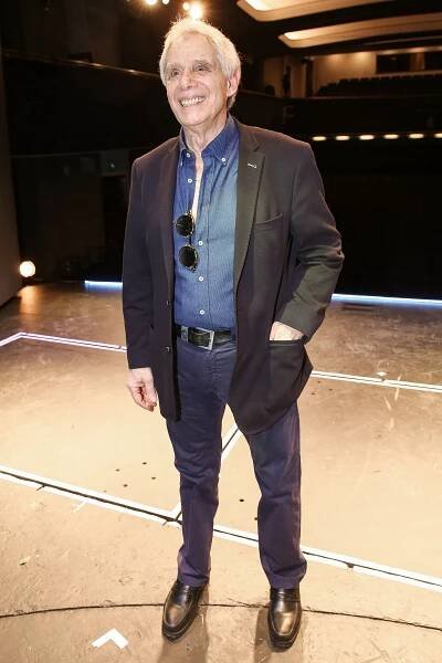 35 dní v umělém spánku! Josef Laufer stále bojuje o život po operaci srdce. Premiéra jeho muzikálu je odložena