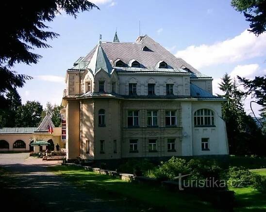 Vysoké nad Jizerou - hotel Větrov: Bývalá vila Dr. Karla Kramáře, dnes hotel Větrov