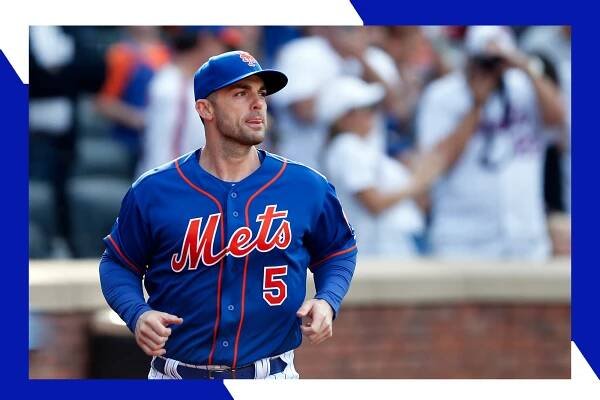 David Wright jogs onto the field.
