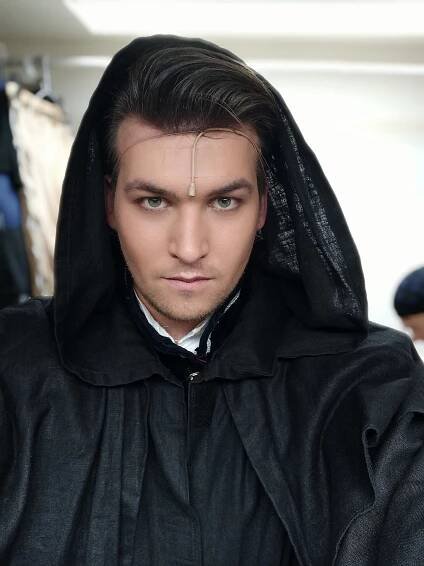 Soubor:Jakub Machulda (Muž se železnou maskou, divadlo Broadway).jpg – Wikipedie