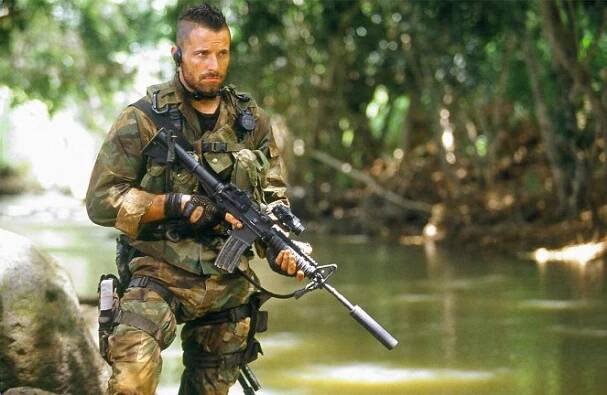 Slzy slunce - Z filmu - Johnny Messner
