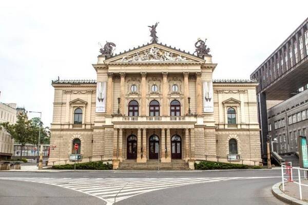 Stavby roku: Vodojem jako řídicí věž, bydlení ve stodole či muzeum ve tvaru krystalu