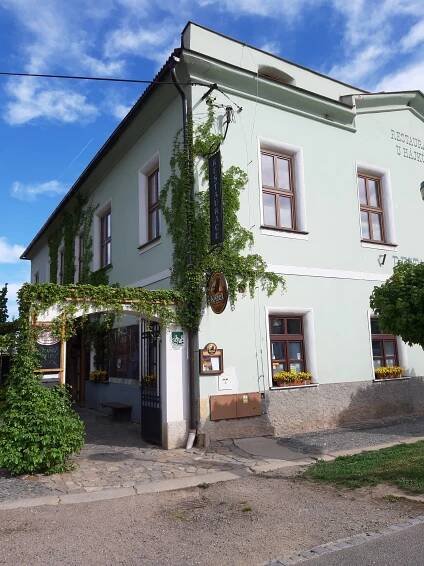 Penzion a restaurace U Hájků (Penzion a restaurace U Hajku) - NEJLEPŠÍ CENY ubytování ve městě Neratovice