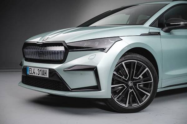Nejlevnější nová Škoda Enyaq stojí přes milion. Co za tu cenu vlastně dostanete?