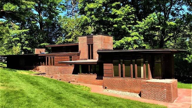 Frank Lloyd Wright Usonian Asks $425K in Wisconsin