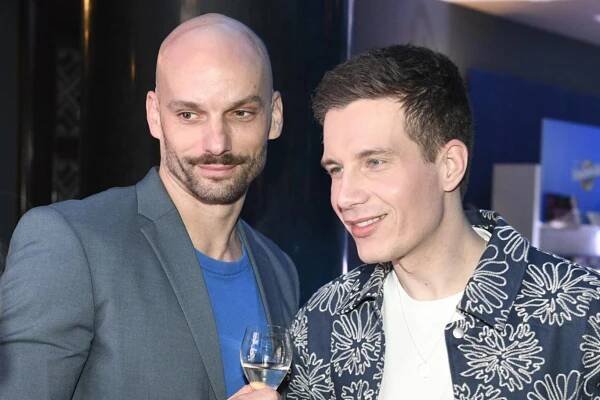 Daniel Krejčík si v létě dopřeje delší dovolenou. Sám ale nepojede, sbalil ředitele základní školy