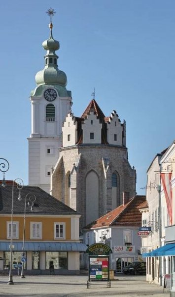 Soubor:Parish Church Neunkirchen Lower Austria from SE on 2014-03-08.png – Wikipedie