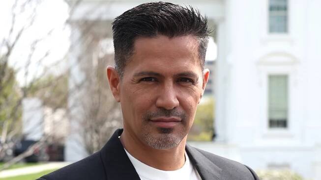 Jay Hernandez - Actor