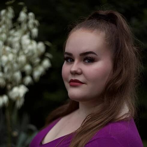 Nela Karolína Sojková: Mladé pěvkyně potřebují podporu, ne body shaming – KlasikaPlus.cz