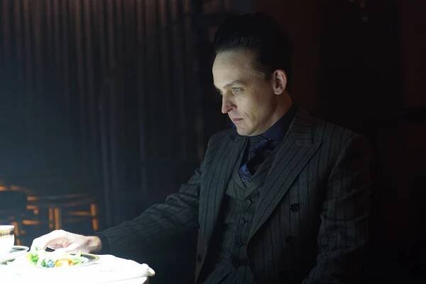 Gotham - Prasečí odpoledne - Z filmu - Robin Lord Taylor