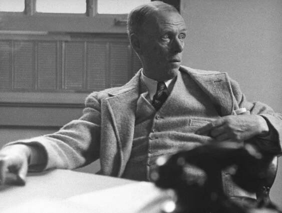 SINCLAIR LEWIS