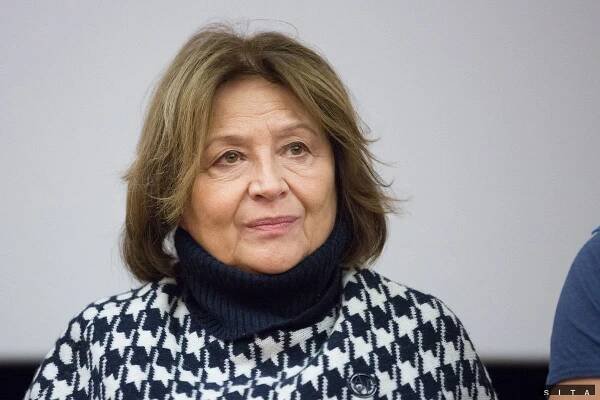Emília Vášáryová