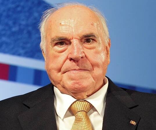 Helmut Kohl Biography - Childhood, Life Achievements & Timeline