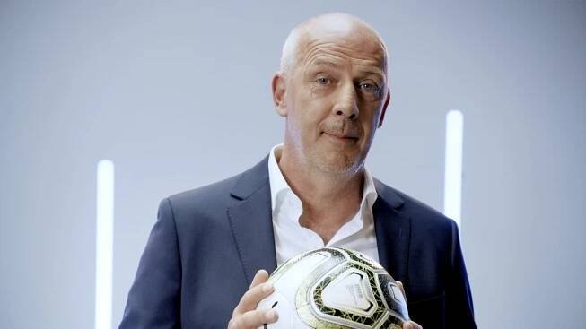Mario Basler bei der Social Media Spot Produktion der just GmbH für die Basler Versicherungen