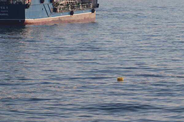 File:Pikachu costume floating on Istambul (May 2025) - 2.jpeg