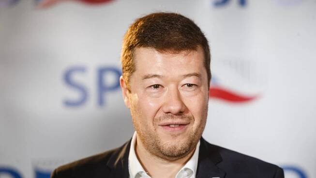 Facebook pohrozil SPD zrušením profilů. Cenzura, zuří Okamura