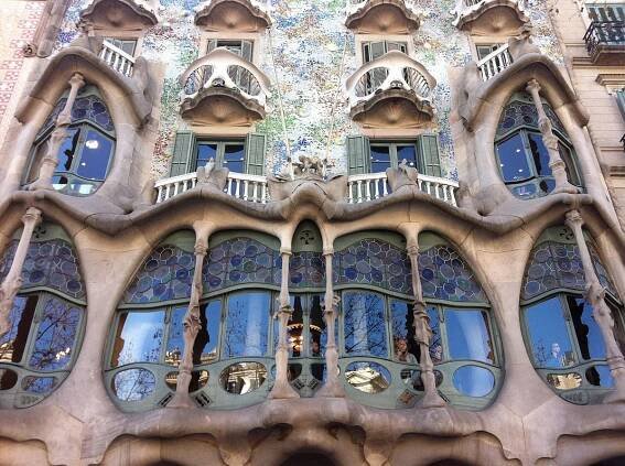 European Architecture by Era - Casa Mila by Antoni Gaudi 