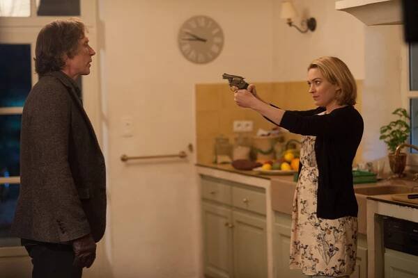 Bez hranic - The Team: Part Two - Z filmu - William Fichtner, Sophia Myles