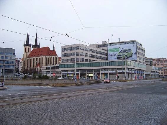 Soubor:Bubenská, Elektrické podniky a kostel svatého Antonína.jpg – Wikipedie