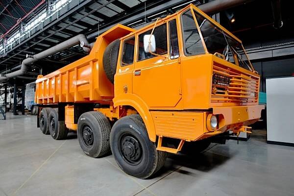 Drtikolka, vítězové Dakaru i expediční speciály – Muzeum nákladních vozů Tatra se konečně otevírá veřejnosti