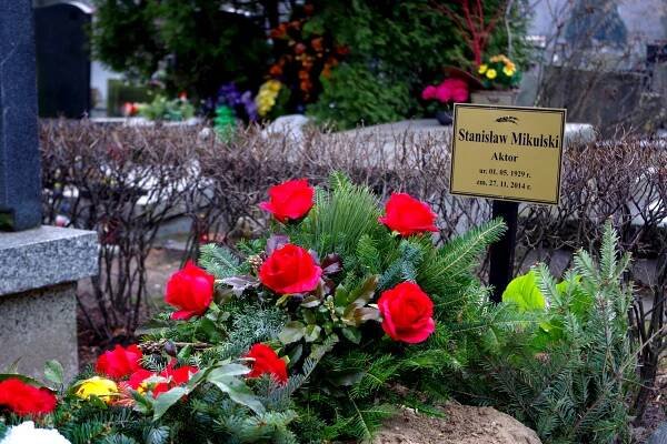Soubor:Stanisław Mikulski (grób) 01.JPG