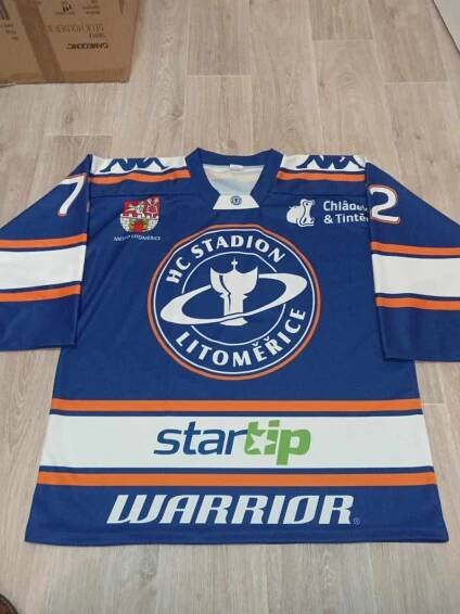 Dres hokejového klubu HC Stadion Litoměřice - Salfický - s podpisem