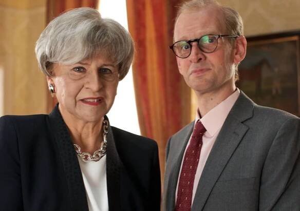 Tracey Ullman and Laurence Rickard in Tracey Breaks the News (2017)