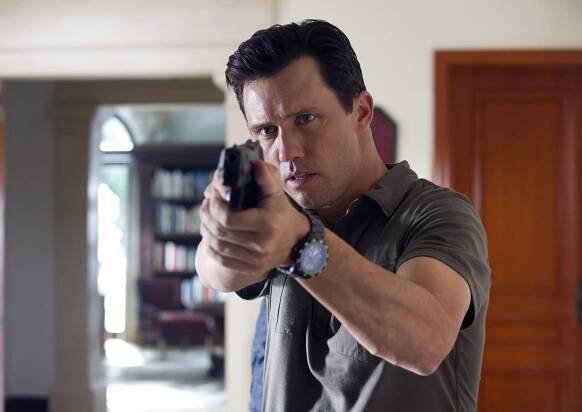 Status: Nežádoucí - Člověk z firmy - Z filmu - Jeffrey Donovan
