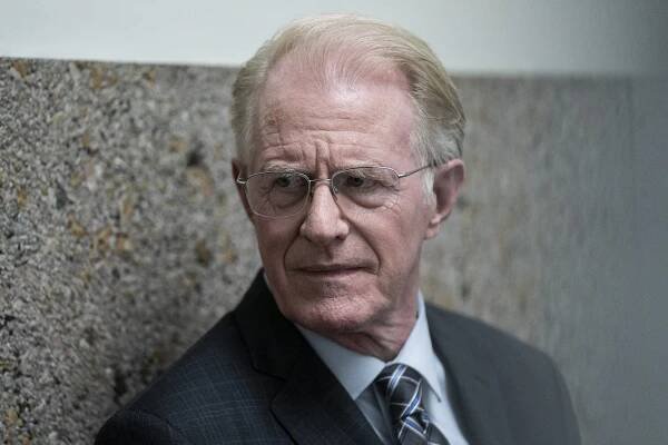 Volejte Saulovi - Sobectví - Z filmu - Ed Begley Jr.