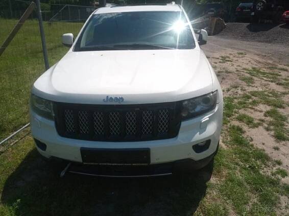 Jeep grand cherokee Wk2 3.0crd b - Uherské Hradiště