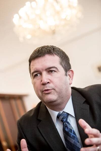 Kandidát na předsedu ČSSD Hamáček: Trestně stíhaný premiér je pro mě problém