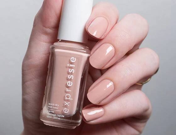 Swatches of Essie Crop, top & roll (Expressie) - Noae Nails