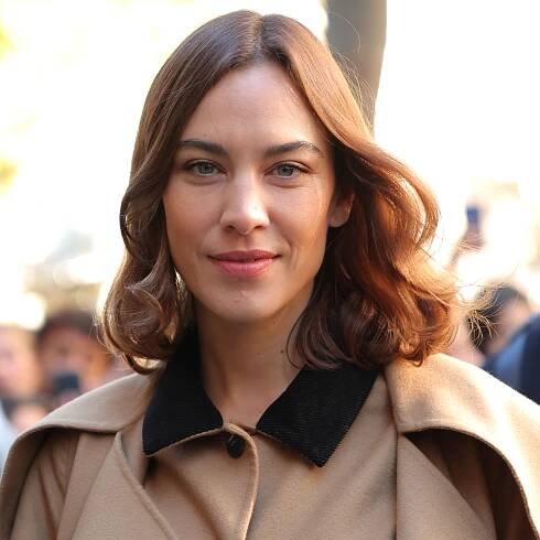 Alexa Chung Gets On Board The Vino-Red Manicure Trend