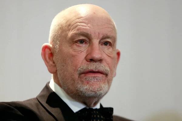 Kroměříž se chystá na příjezd Malkoviche. V zahradě, která je na seznamu UNESCO, staví obří pódium