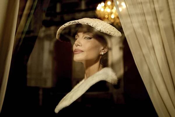 Maria – Angelina Jolie incarne la légendaire Maria Callas sous la direction de Pablo Larraín