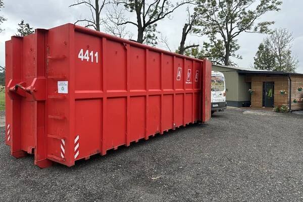 O nové re-use centrum v Kravařích je zájem. Darované věci mizí před očima