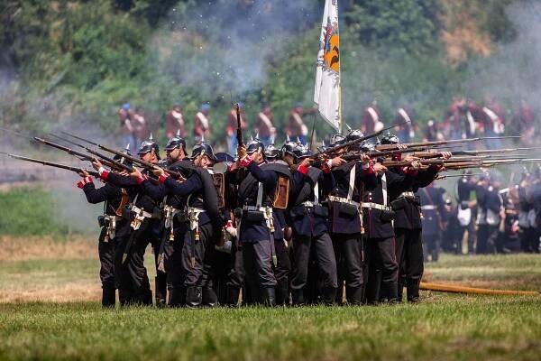 Na Chlumu se opět rozhoří bitva. Bojiště má dvě opravené památky války 1866