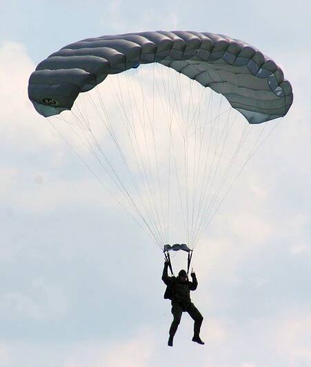 Soubor:Czech paratrooper.jpg – Wikipedie