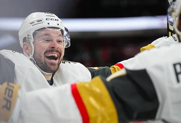 Hertl otevíral skóre proti Nečasovi. Za Pittsburgh se trefil gólman