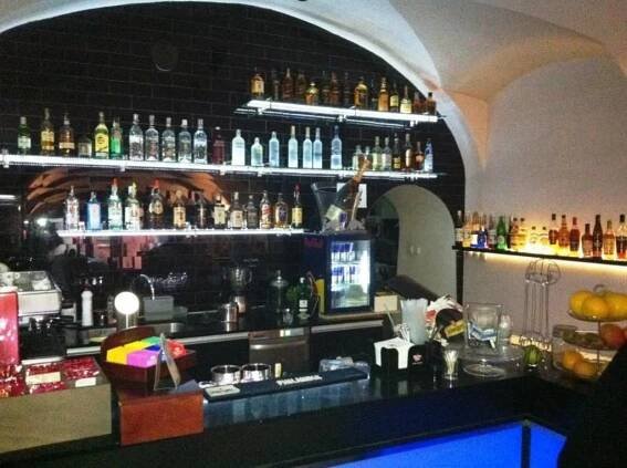 Restaurace, kavárna s galerií a ateliéry v centru Českých Budějovic