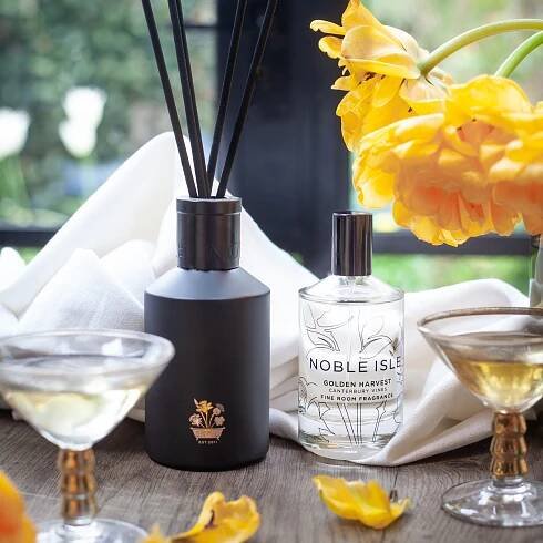 Noble Isle Golden Harvest bytová vůně v rozprašovači Golden Harvest Fine Room Fragrance - Madeforskin