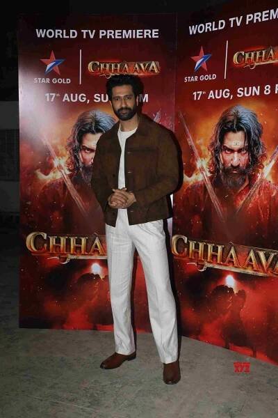 Vicky Kaushal, Director Laxman Utekar, Divya Dutta, And Vineet Kumar Singh Spotted At Mehboob Studio - Gallery