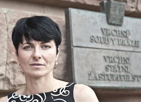 Policie obvinila kvůli hřebčínu Kladruby osm lidí, potvrdila vrchní státní zástupkyně