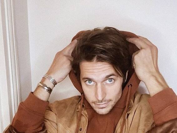 Emily in Paris’s Lucas Bravo Has Been Reading All Your DMs