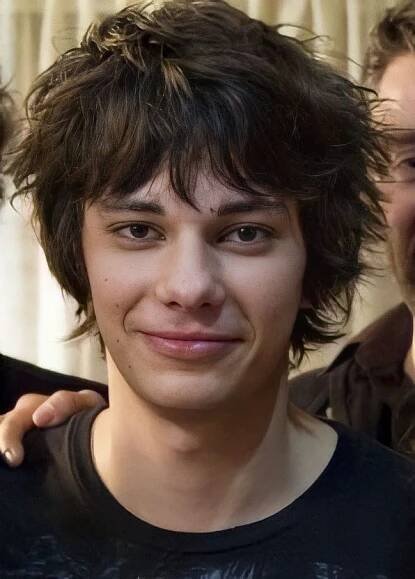 devon bostick | Devon bostick, Hair cuts, Hair inspiration short